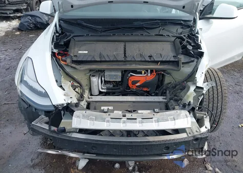 2022 Tesla Model Y Long Range Dual Motor All-Wheel Drive z USA, uszkodzony, nr VIN 7SAYGDEE2NF367505